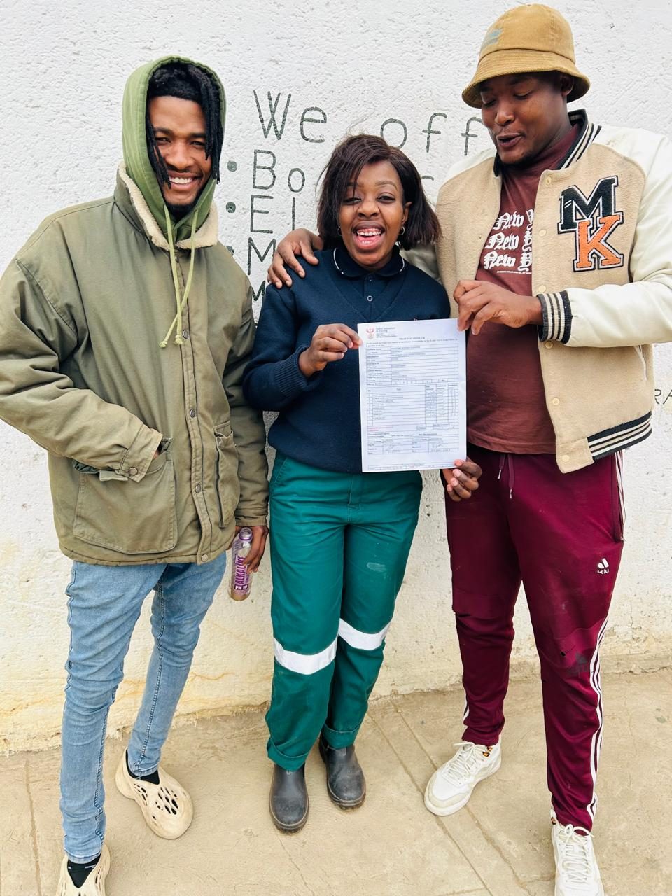 Mashamaite candidates with their certificates